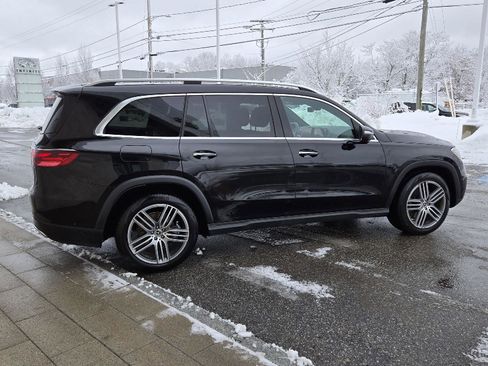 Used 2025 Mercedes-Benz GLS 450 4MATIC image 14