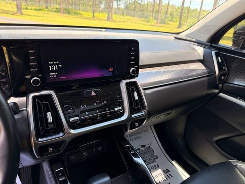 Used 2023 Kia Sorento S w/ Panoramic Sunroof Package FWD image 16