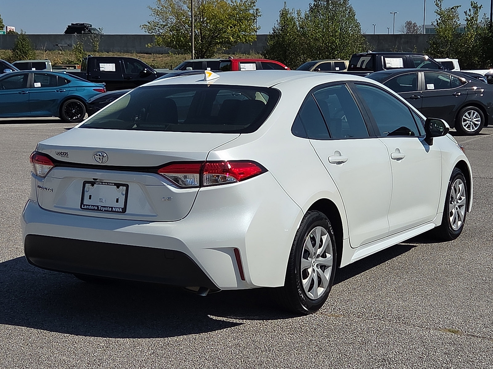 Used 2023 Toyota Corolla LE FWD image 5