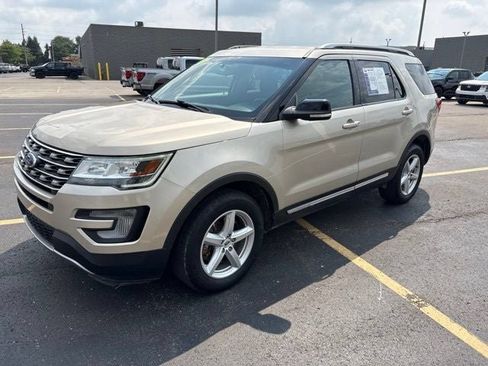 Used 2017 Ford Explorer XLT w/ Class II Trailer Tow Package AWD/4WD image 16