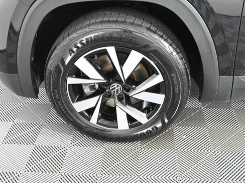 Certified 2023 Volkswagen Atlas Cross Sport SE FWD image 27