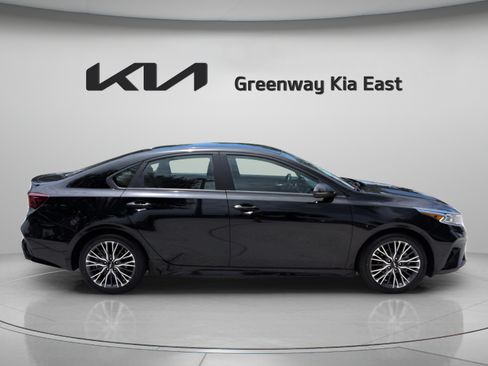 Certified 2024 Kia Forte GT-Line FWD image 5