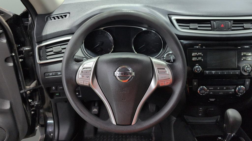 Used 2016 Nissan Rogue SV AWD/4WD image 9