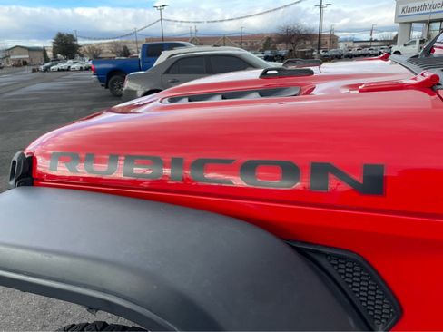 Used 2020 Jeep Wrangler Unlimited Rubicon w/ Cold Weather Group image 8