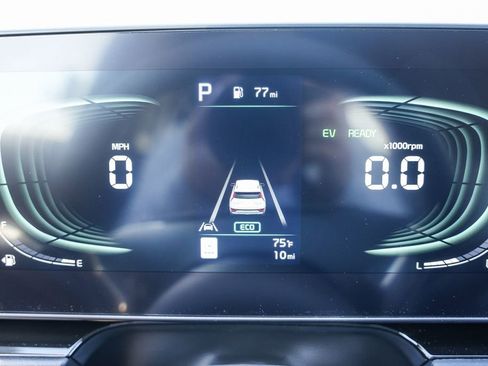 Certified 2025 Kia Niro EX FWD image 26