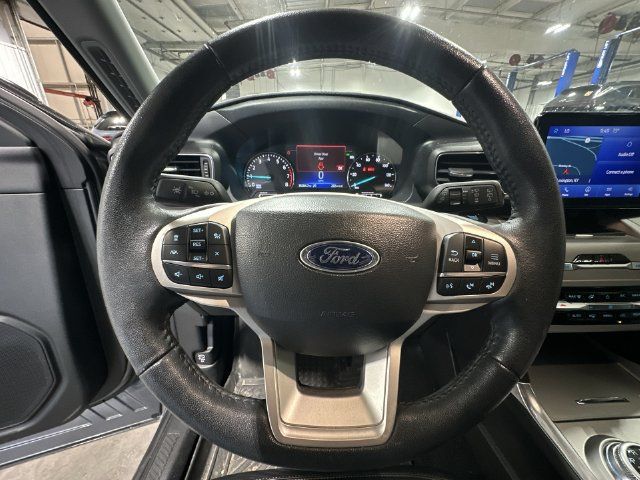 Used 2023 Ford Explorer XLT w/ Equipment Group 202A AWD/4WD image 15