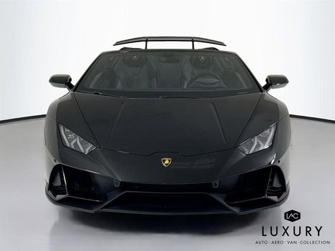 Used 2020 Lamborghini Huracan EVO image 9
