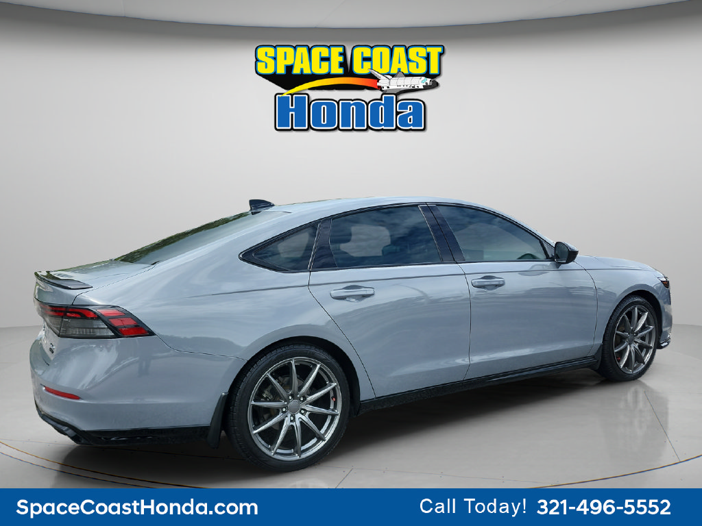 Used 2024 Honda Accord Sport image 3