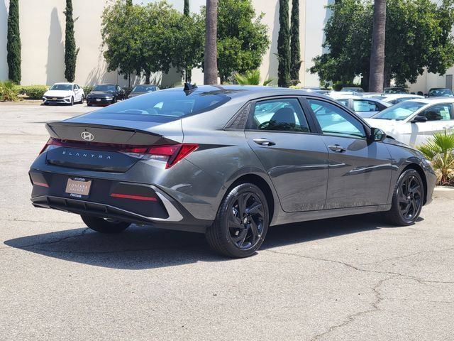 New 2026 Hyundai Elantra Sport FWD image 4