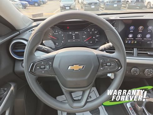New 2026 Chevrolet Trax LS w/ LS Convenience Package FWD image 9