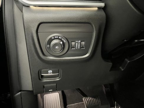 New 2025 Jeep Grand Cherokee L Limited image 16