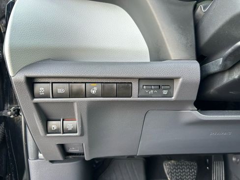 Used 2024 Toyota Sienna XSE image 26