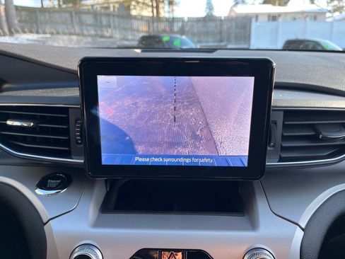 Used 2022 Ford Explorer XLT w/ Equipment Group 202A image 25