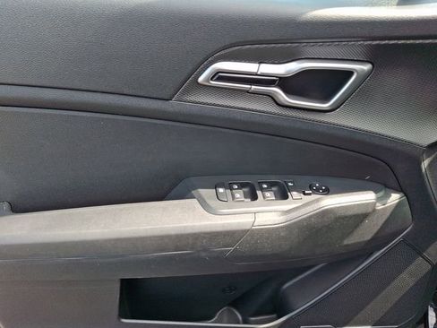 Used 2023 Kia Sportage LX image 12