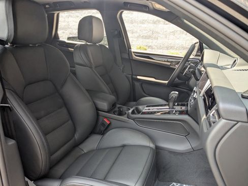 New 2025 Porsche Macan image 27