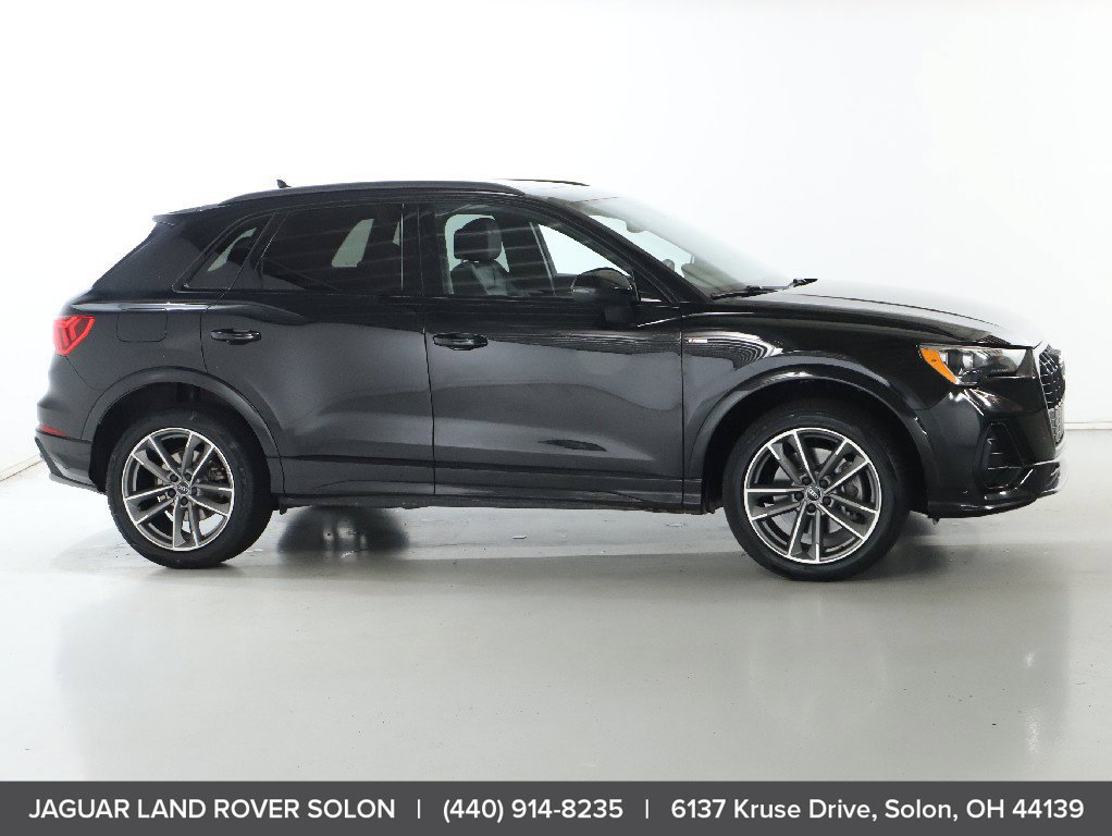 Used 2022 Audi Q3 2.0T Premium w/ Black Optic Sport Package AWD/4WD image 10