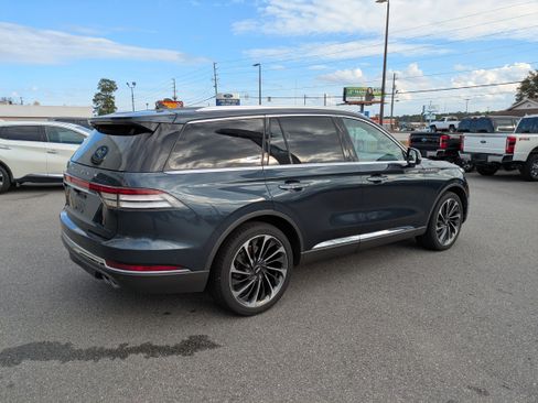 Used 2022 Lincoln Aviator Reserve w/ Equipment Group 201A image 4