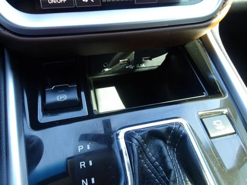 Used 2020 Subaru Outback Touring XT AWD/4WD image 21