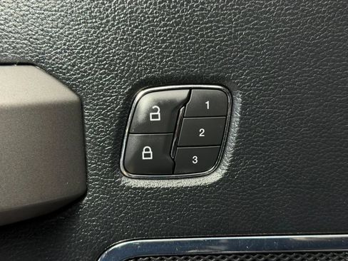 Used 2019 Ford F150 Platinum AWD/4WD image 28