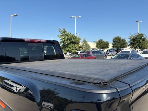 Used 2024 GMC Sierra 2500 AT4 w/ AT4 Premium Plus Package AWD/4WD image 9