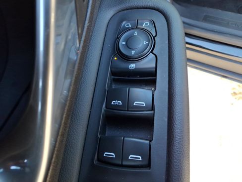 Certified 2024 GMC Terrain SLE w/ Driver Convenience Package image 11