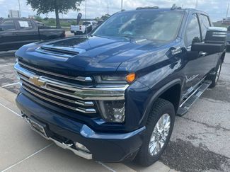 Used 2020 Chevrolet Silverado 2500 High Country w/ Z71 Off-Road Package AWD/4WD video 1