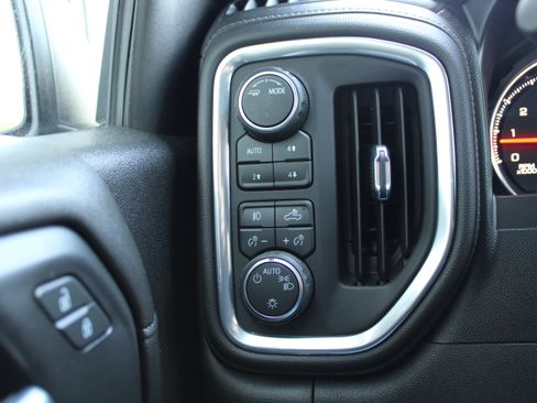 Used 2021 Chevrolet Silverado 1500 LT Trail Boss w/ Bed Protection Package AWD/4WD image 22