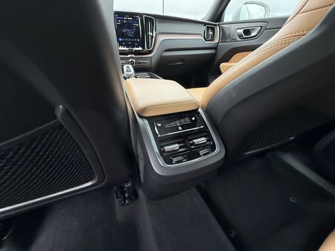 Used 2022 Volvo XC60 B5 Inscription w/ Advanced Package image 34