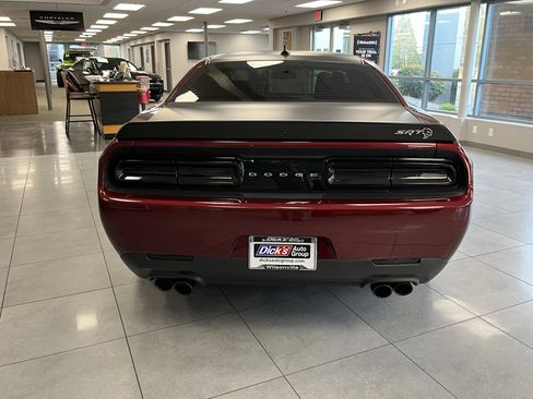 Used 2018 Dodge Challenger SRT Hellcat image 4