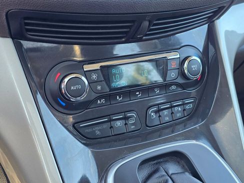 Used 2015 Ford C-MAX Energi SEL w/ Equipment Group 303A FWD image 32