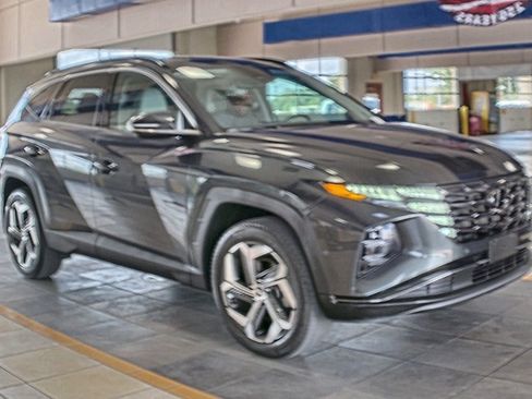 Used 2023 Hyundai Tucson Limited AWD/4WD image 2