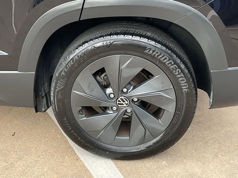 Used 2025 Volkswagen Taos S image 8