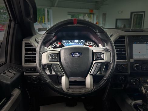 Used 2019 Ford F150 Raptor w/ Equipment Group 802A Luxury AWD/4WD image 17