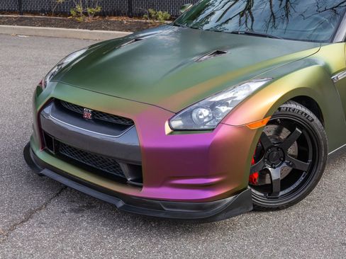 Used 2010 Nissan GT-R Premium image 9