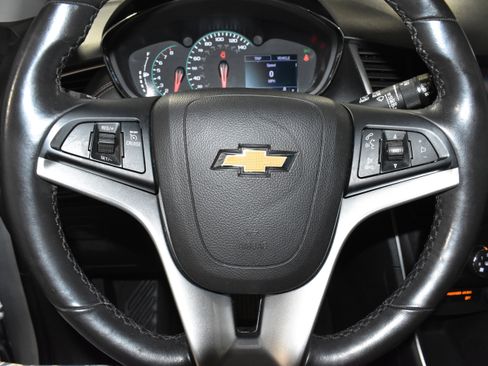 Used 2020 Chevrolet Trax LT w/ Sun & Sound Package image 12