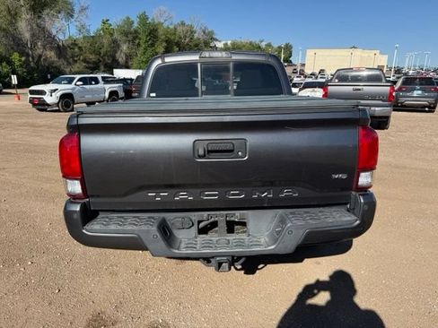 Used 2016 Toyota Tacoma TRD Off-Road AWD/4WD image 4