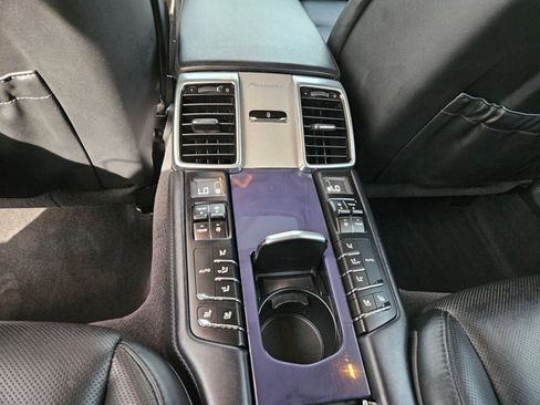 Used 2016 Porsche Panamera 4 Edition image 17