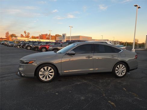 Used 2023 Honda Accord Touring image 25