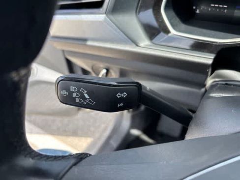 Used 2024 Volkswagen Jetta SE FWD image 15