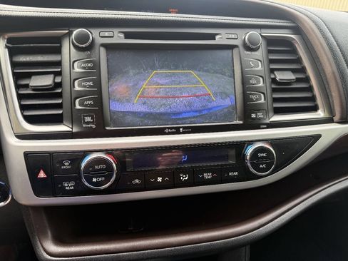 Used 2015 Toyota Highlander Limited Platinum AWD/4WD image 11