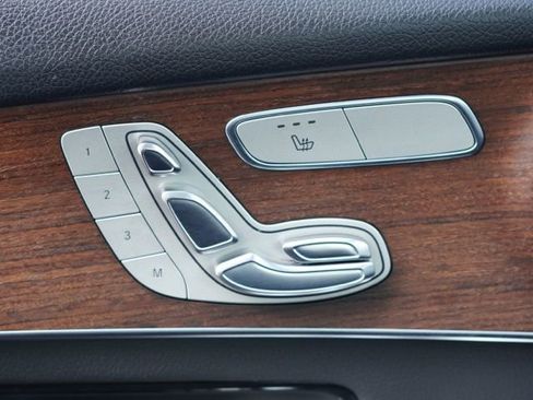 Used 2020 Mercedes-Benz GLC 300 image 38
