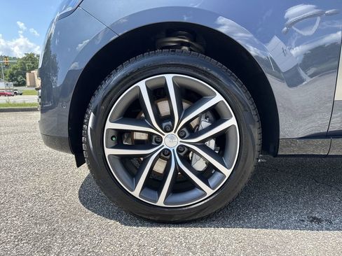 New 2025 Land Rover Range Rover SE image 8