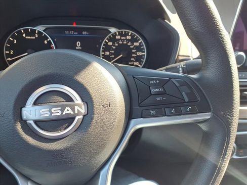 Used 2024 Nissan Altima 2.5 SV image 16