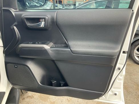 Used 2019 Toyota Tacoma TRD Sport image 64