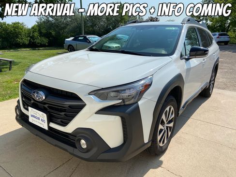 Used 2023 Subaru Outback Premium AWD/4WD image 1
