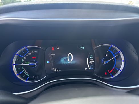 Used 2024 Chrysler Pacifica Pinnacle FWD image 29
