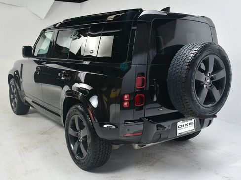 Used 2023 Land Rover Defender 110 X-Dynamic SE image 10