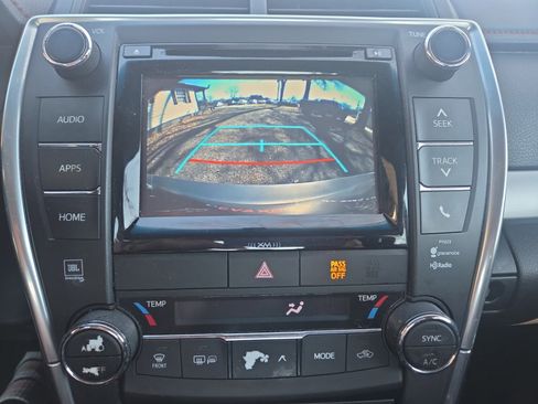 Used 2017 Toyota Camry XSE image 17