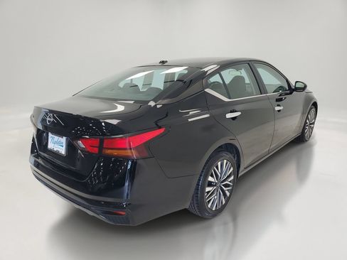 Used 2025 Nissan Altima 2.5 SV FWD image 5