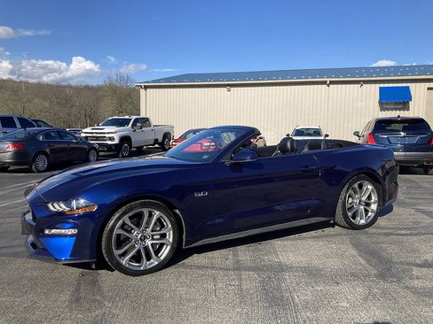 Used 2020 Ford Mustang GT Premium w/ Equipment Group 401A image 2